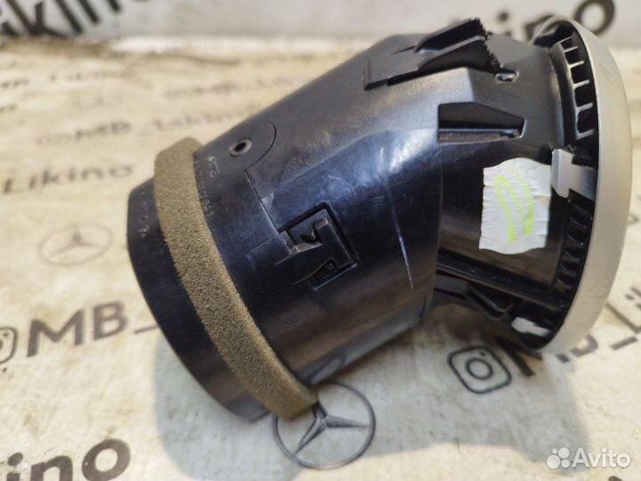 Дефлектор воздушный правый Mercedes Gl X164