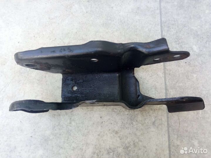 Кронштейн кпп Renault Scenic 1 312260E