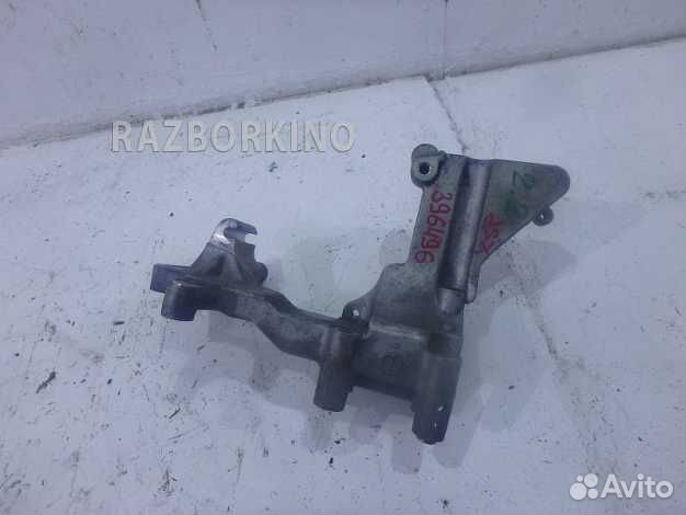 Кронштейн генератора 1801A100