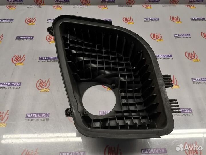 Корпус воздушного фильтра Cadillac SRX