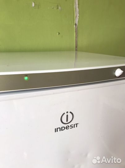 Холодильник Indesit ST145.028 две камеры