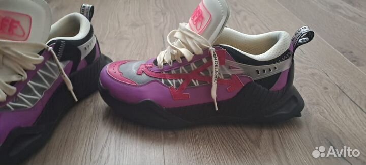 Кроссовки офф вайт розовые 1300