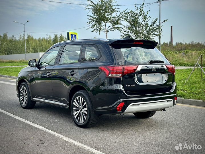 Mitsubishi Outlander 2.0 CVT, 2022, 50 км