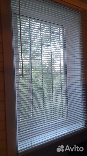 Жалюзи горизонтальные пластик