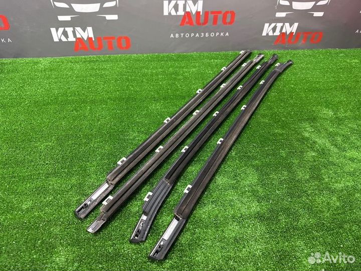 Уплотнитель стекла наружный (Бархотка) Kia Ceed 1