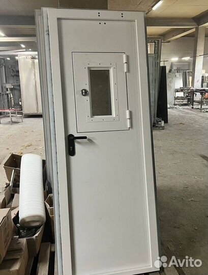 Тамбурная входная дверь