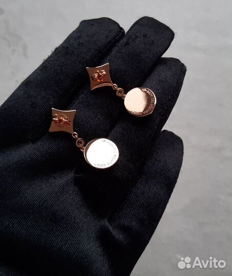 Louis Vuitton Серьги белый перламутр