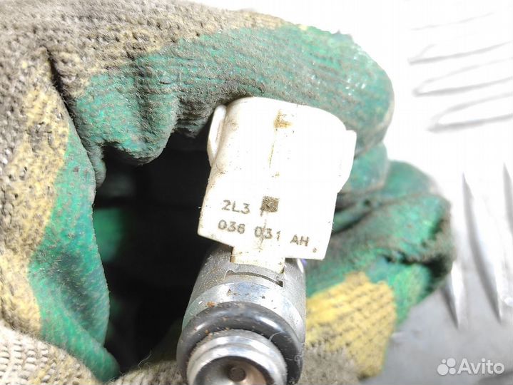 Форсунка двигателя Skoda Octavia 2004 2013