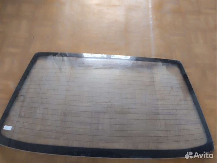 Заднее стекло