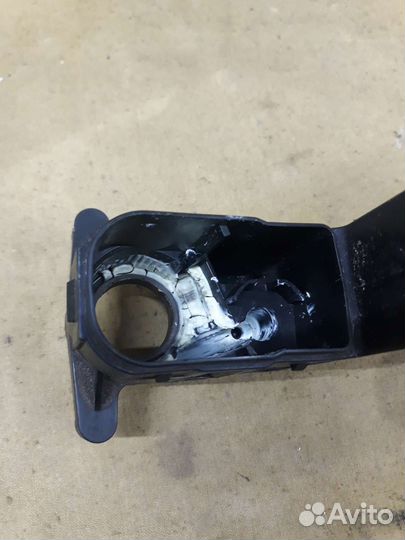 Мазда 3 корпус моторчика зеркала 13-19