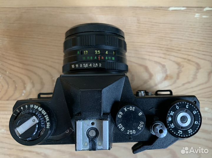 Пленочный фотоаппарат СССР Зенит 11