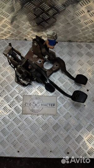 Педальный узел Ford Transit 2.2
