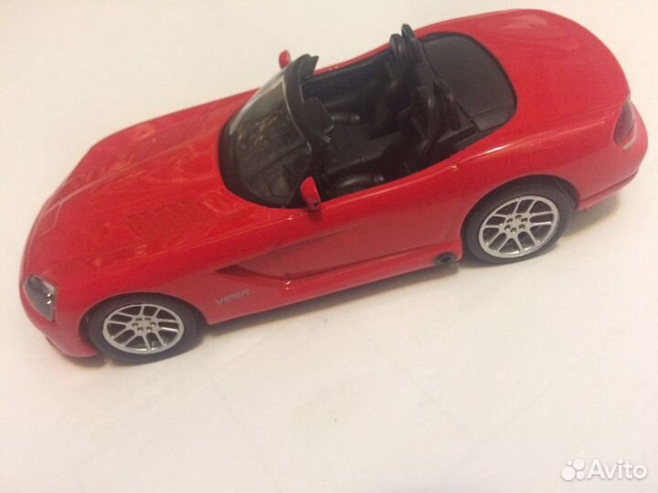 Модель автомобиля 1/43 Dodg Viper SRT 10