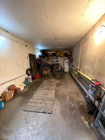 Гараж, > 30 м²