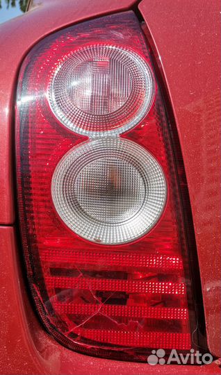 Фонарь задний левый Nissan Micra