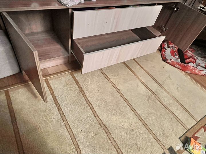 Тумбочка под телевизор