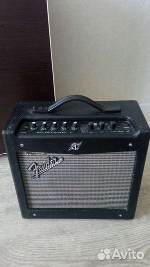 Гитарный комбоусилитель fender