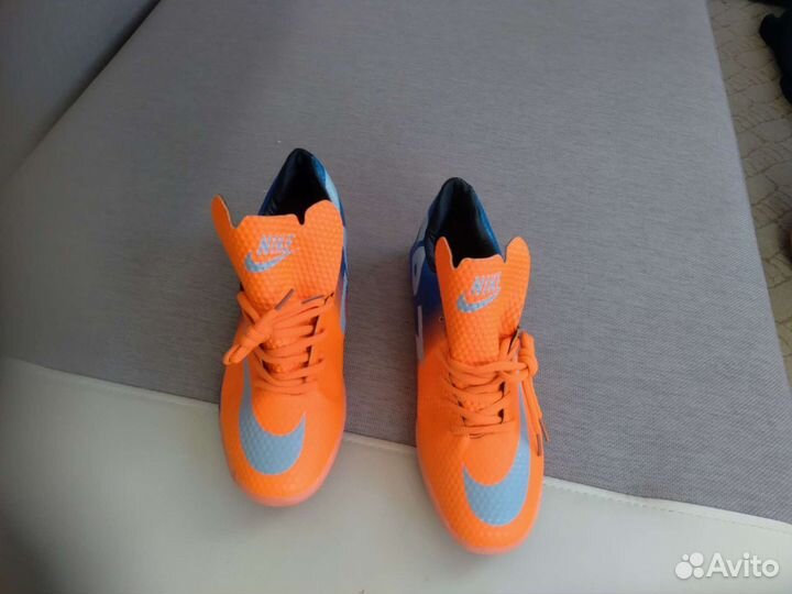 Бутсы футбольные