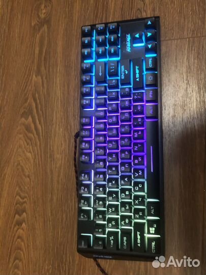 Игровая клавиатура и мышь