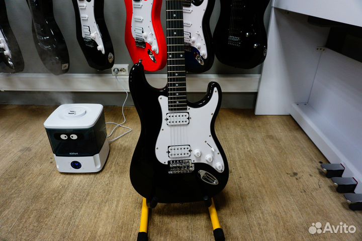 Электрогитара (Комплектом)
