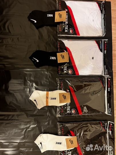 Носки черные и белые