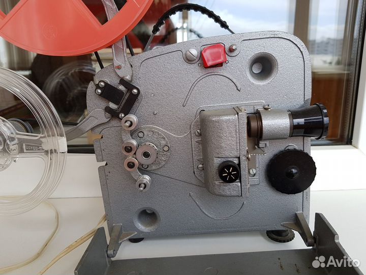 Кинопроектор Луч 2 в рабочем состоянии