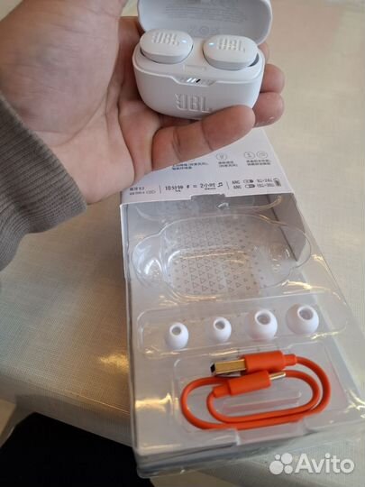 Беспроводные наушники jbl Tune 130NC