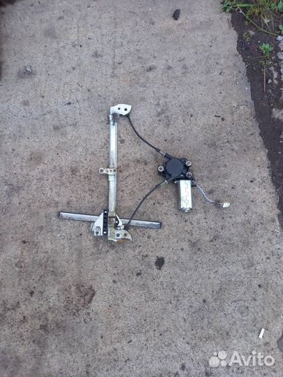 Стеклоподъемник электрический левый передний перед