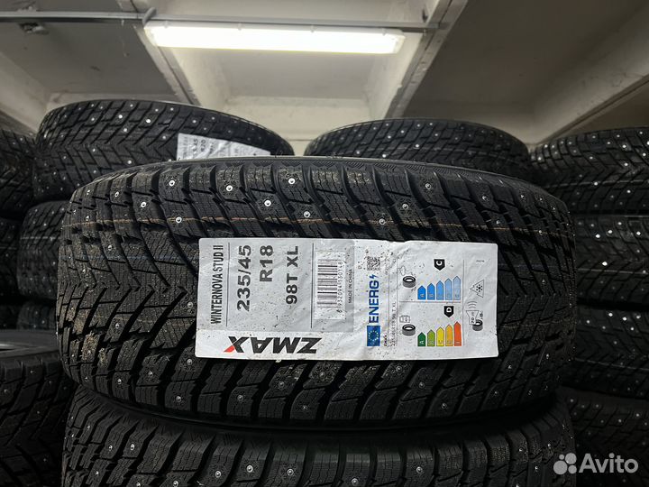 Zmax Winternova Stud II 235/45 R18 98T