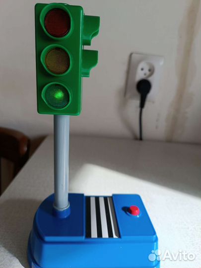 Светофор игрушка свет звук