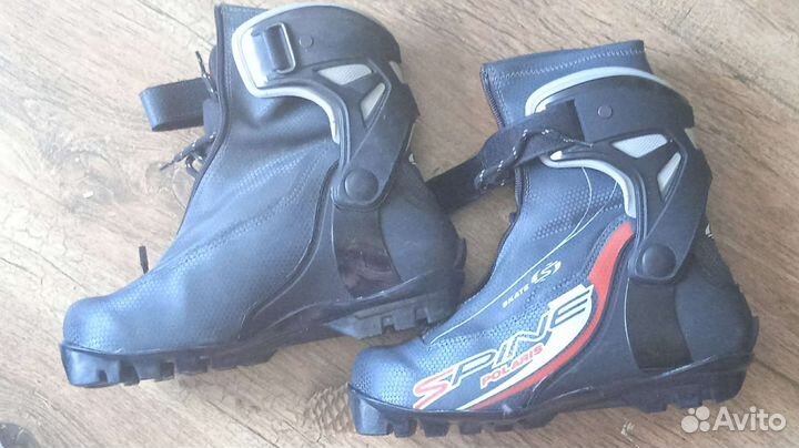 Ботинки лыжные