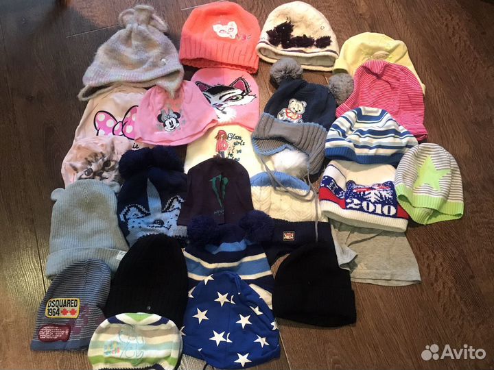 Шапочки осень,зима,весна и перчатки