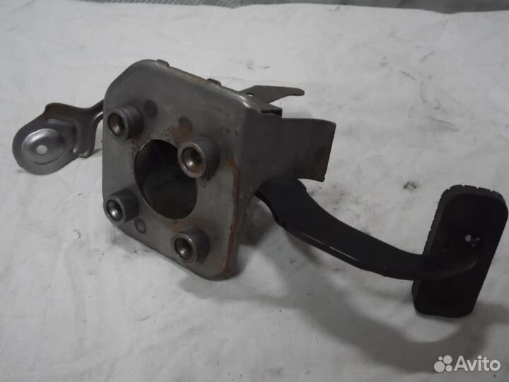 Педаль тормоза Пежо 206