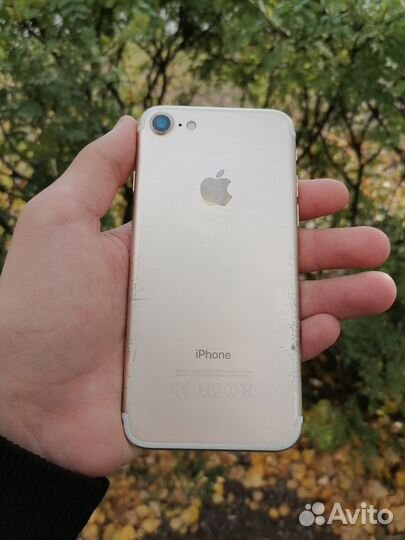 Телефон iPhone 7