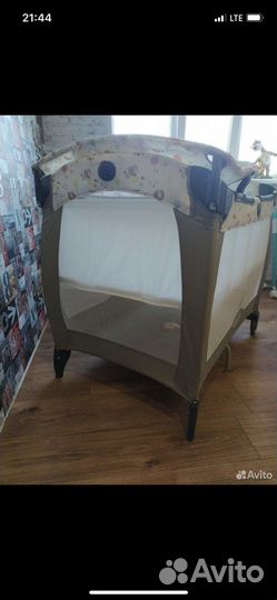 Манеж-кровать Graco