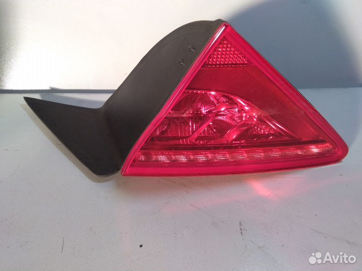 Фонарь прав. внутренний LED audi A7 Б/У 4G8945094