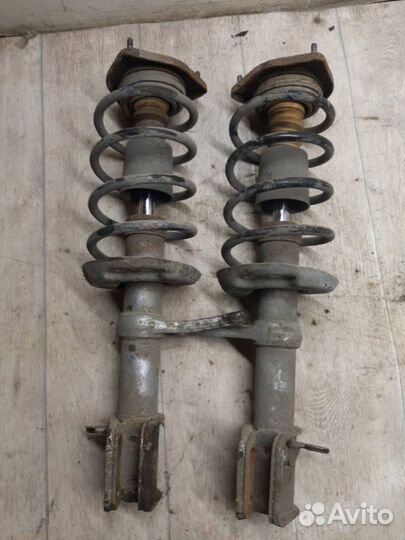 Стойка подвески передняя Лада Приора 1.6 21127