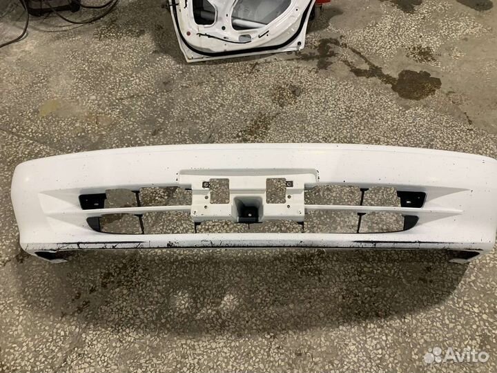 Бампер передний королла ае110