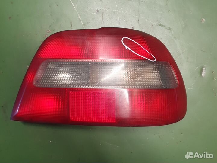 Volvo s 40 жадный правый фонарь