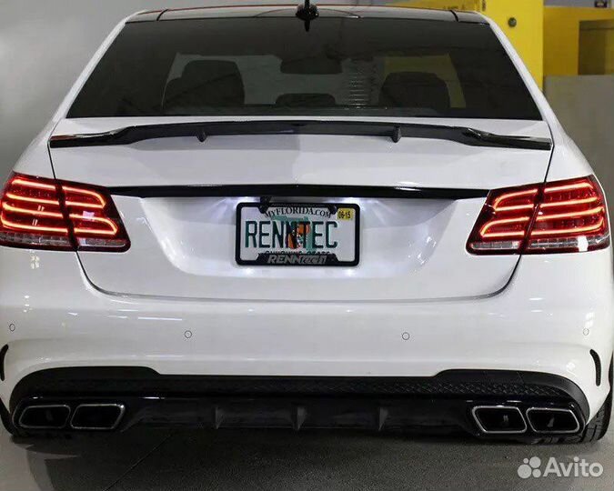 Спойлер багажника Mercedes W212 рестайлинг карьон