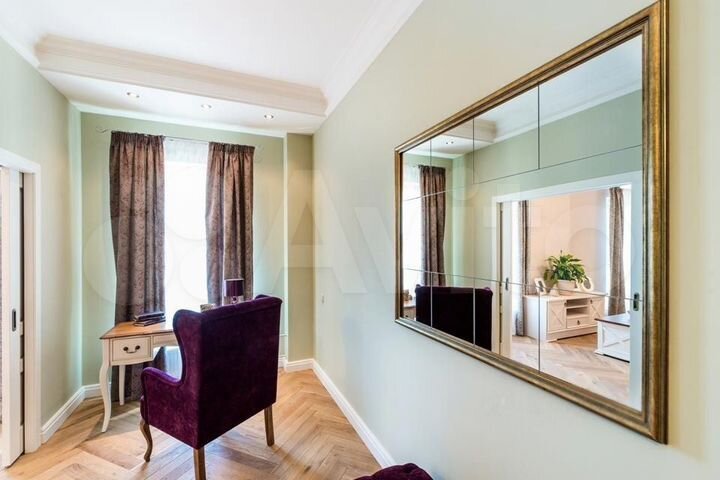 2-к. квартира, 65 м², 2/4 эт.