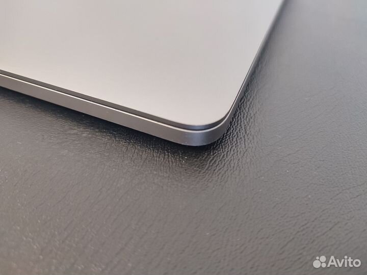 Apple MacBook Pro 13 2017, 256 гб