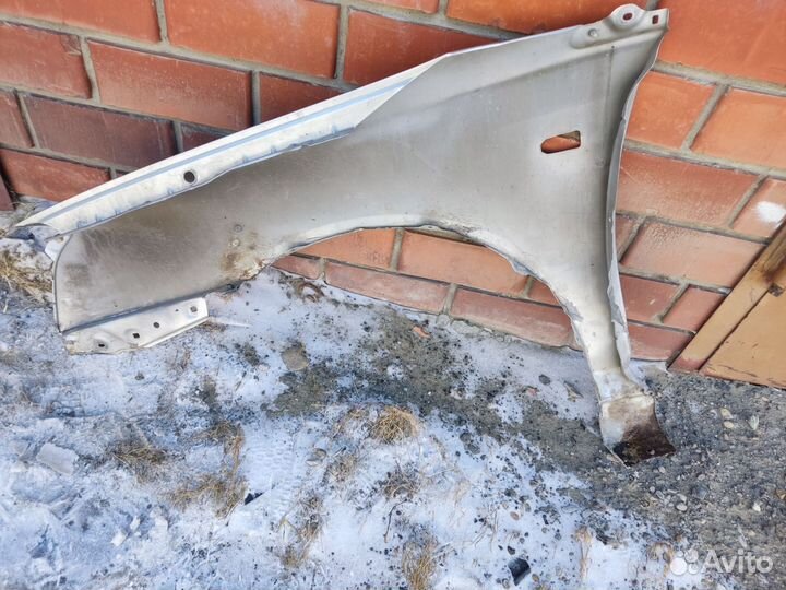 Крыло тойота премио zzt 240