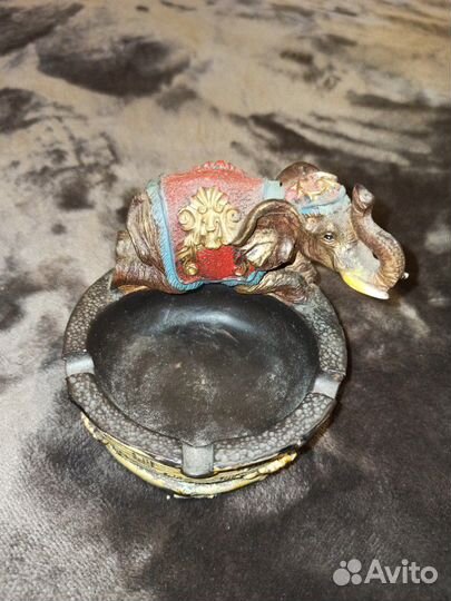 Слон пепельница