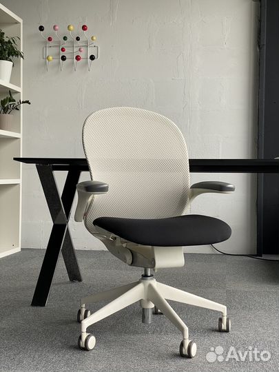 Офисное кресло Follow