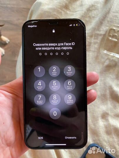 Телефон iPhone 12