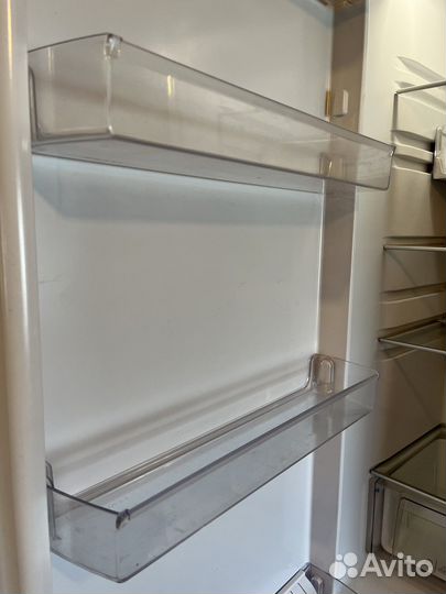 Холодильник Hotpoint Ariston бу No frost