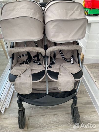 Коляска для двойни