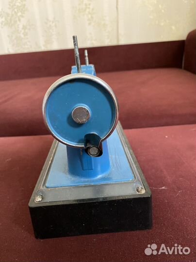 Детская швейная машинка