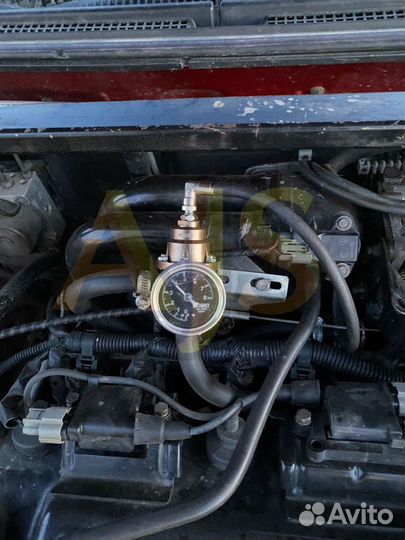 Топливный регулятор Tomei Type S с манометром